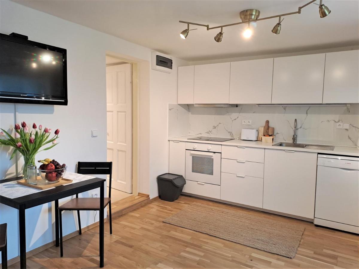 Apartmanovy Dum Se Zahradou V Klidne Casti Prahy Prague Exterior photo