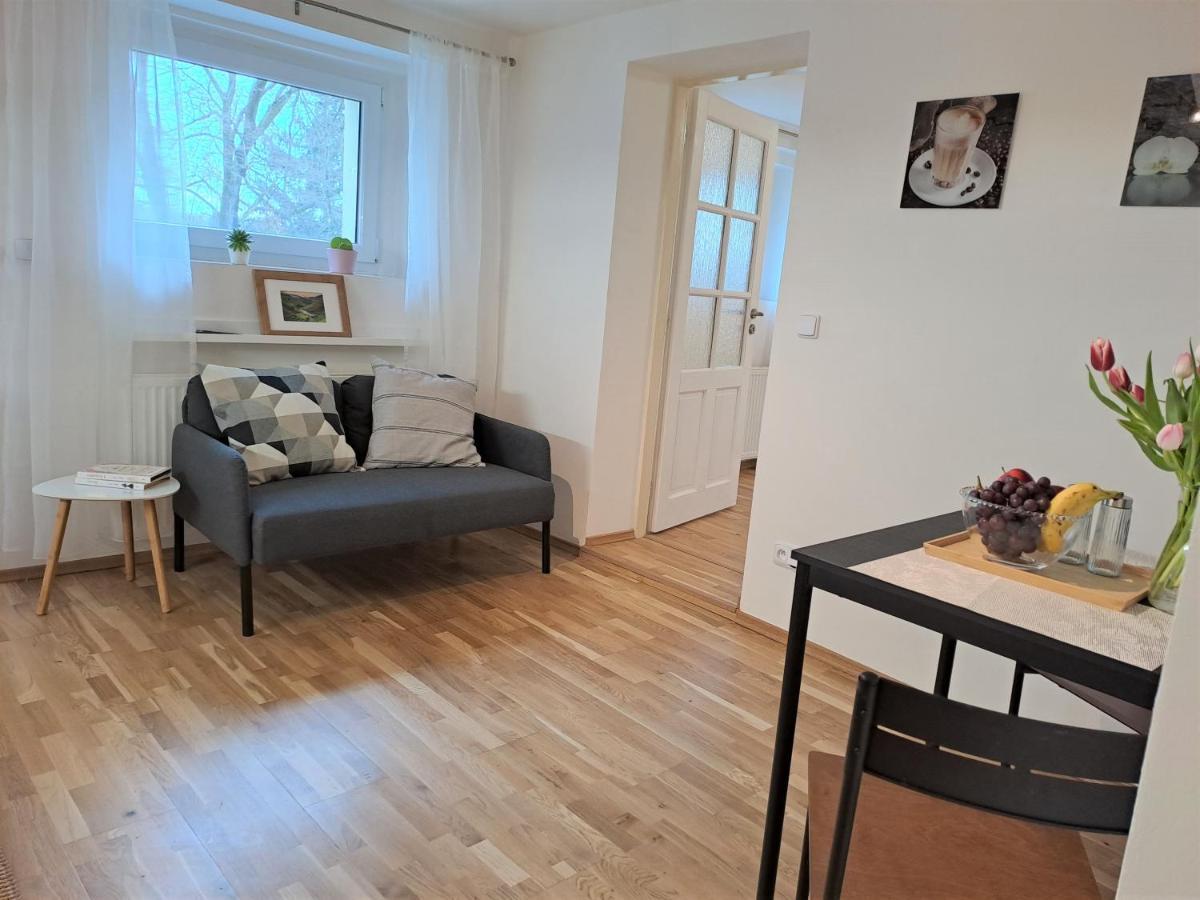 Apartmanovy Dum Se Zahradou V Klidne Casti Prahy Prague Exterior photo