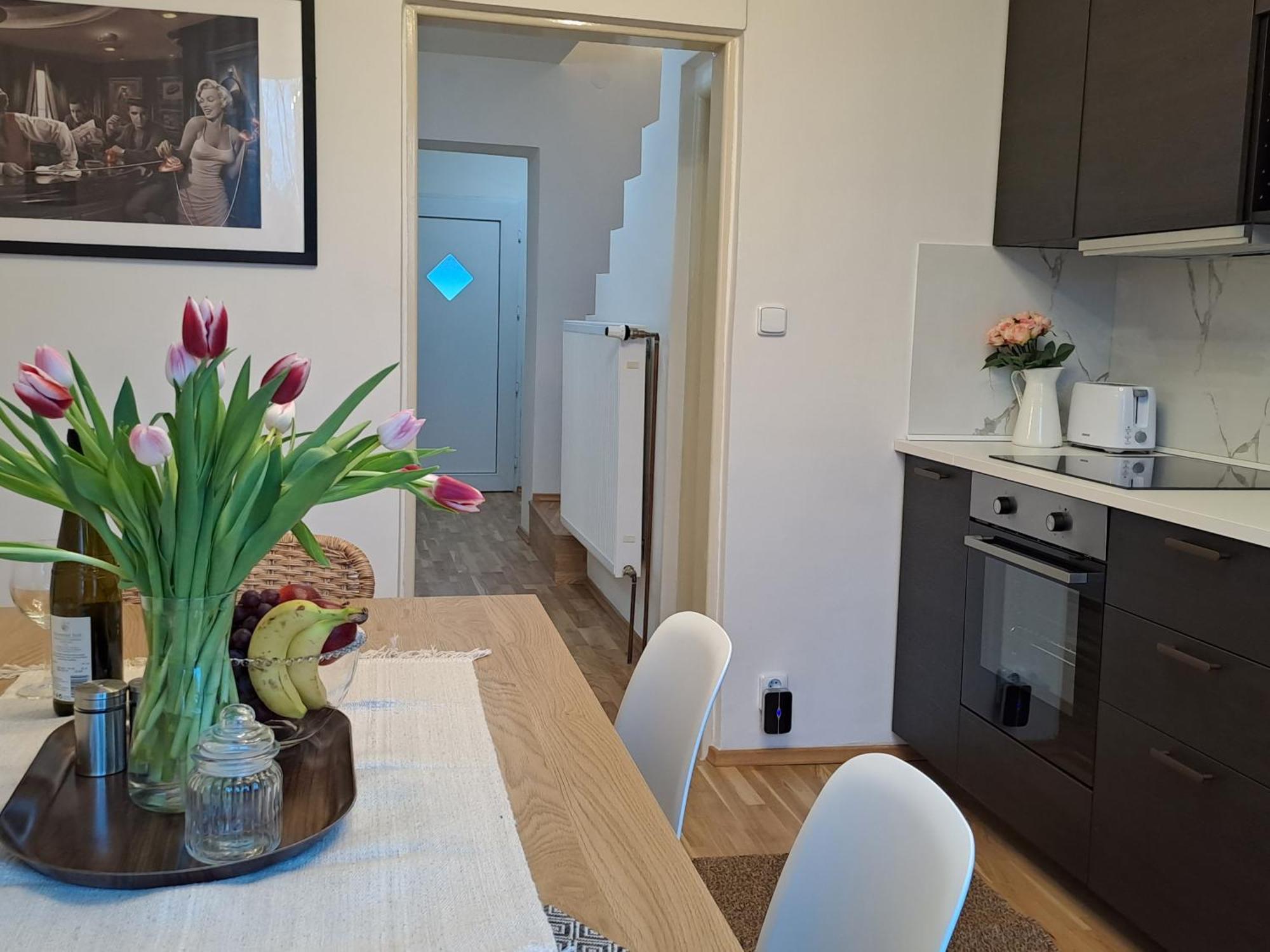 Apartmanovy Dum Se Zahradou V Klidne Casti Prahy Prague Room photo